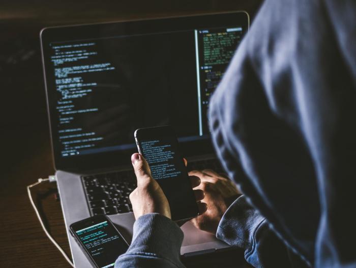 Los peligros de sobreexponerse a contenido perjudicial en la web